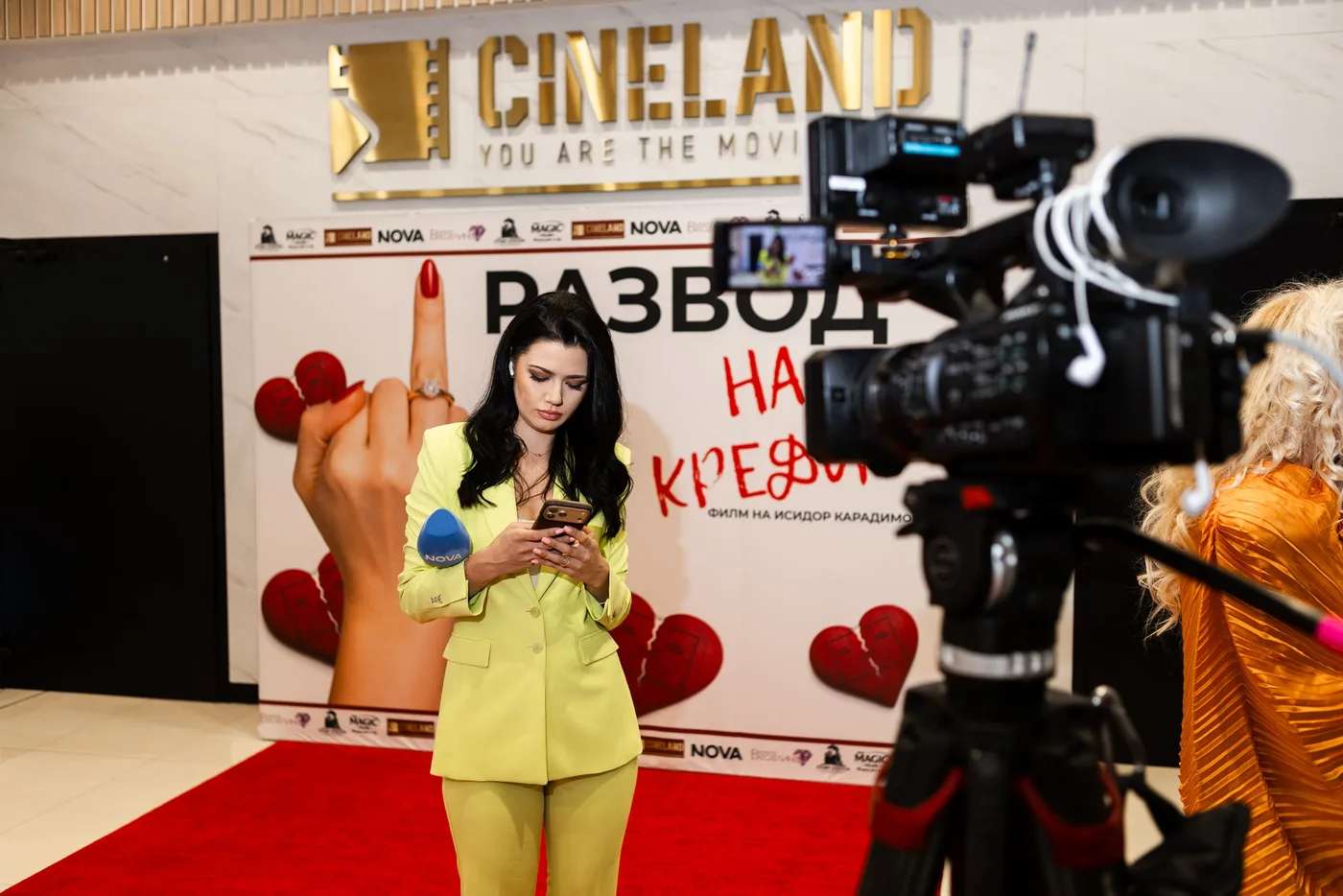 A television report from the red carpet — Divorce on Credit gala premiere, July 23, 2026.